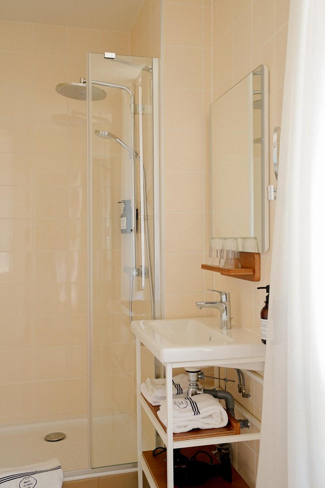 Alfred Hotels Les Halles Biarritz Bagian luar foto