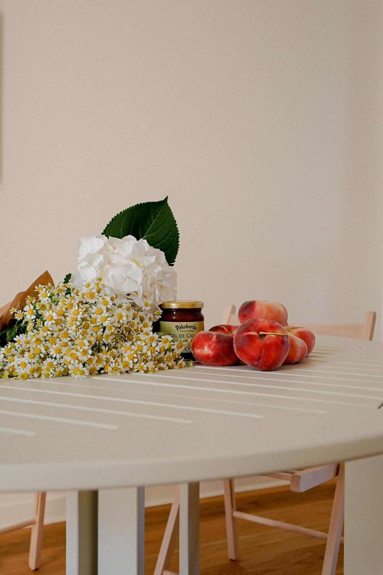 Alfred Hotels Les Halles Biarritz Bagian luar foto