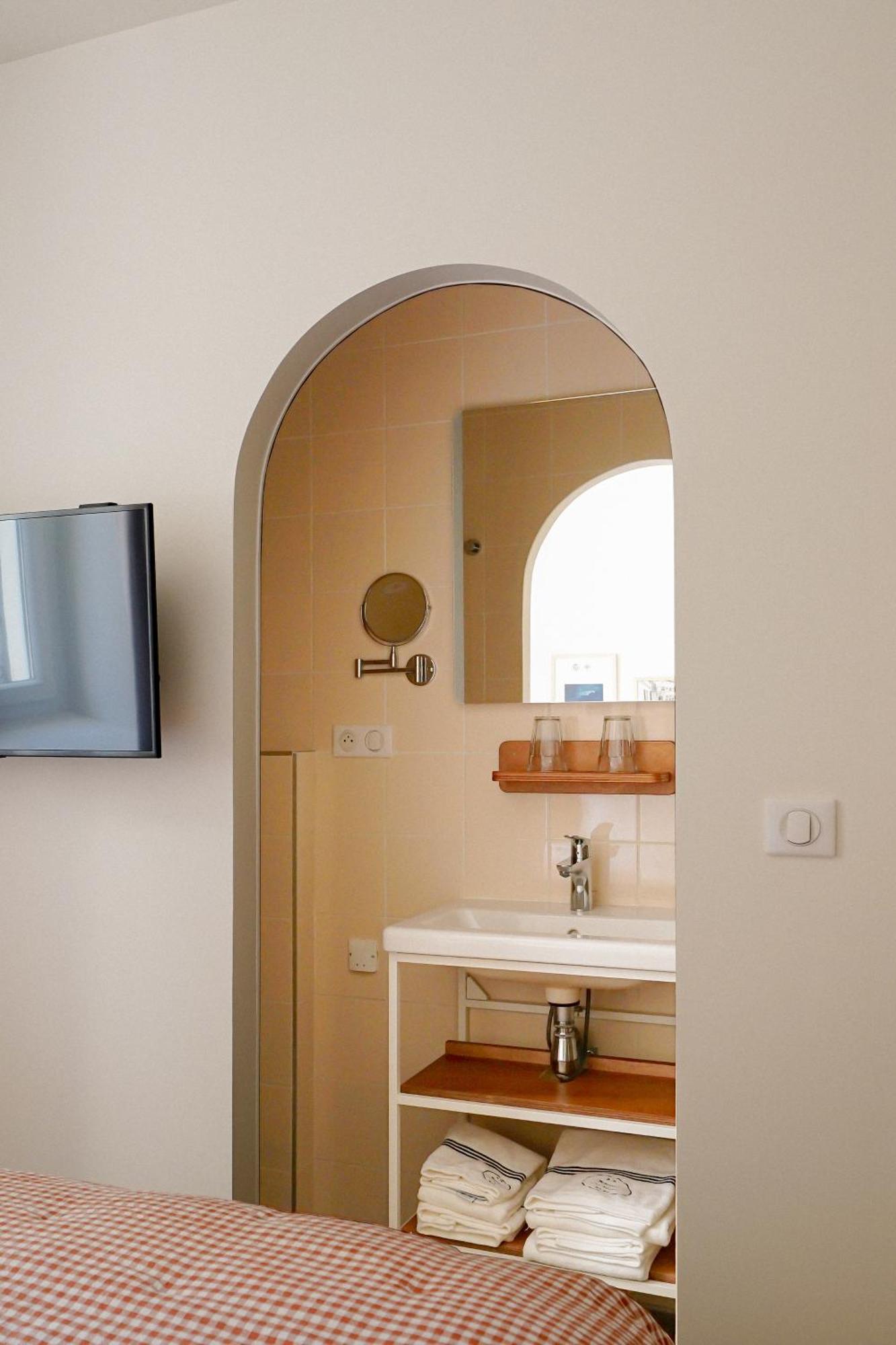 Alfred Hotels Les Halles Biarritz Bagian luar foto