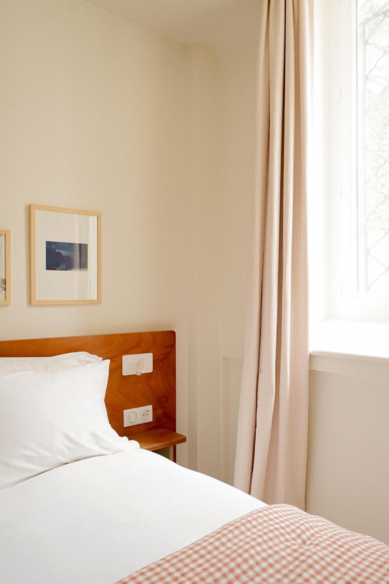 Alfred Hotels Les Halles Biarritz Bagian luar foto