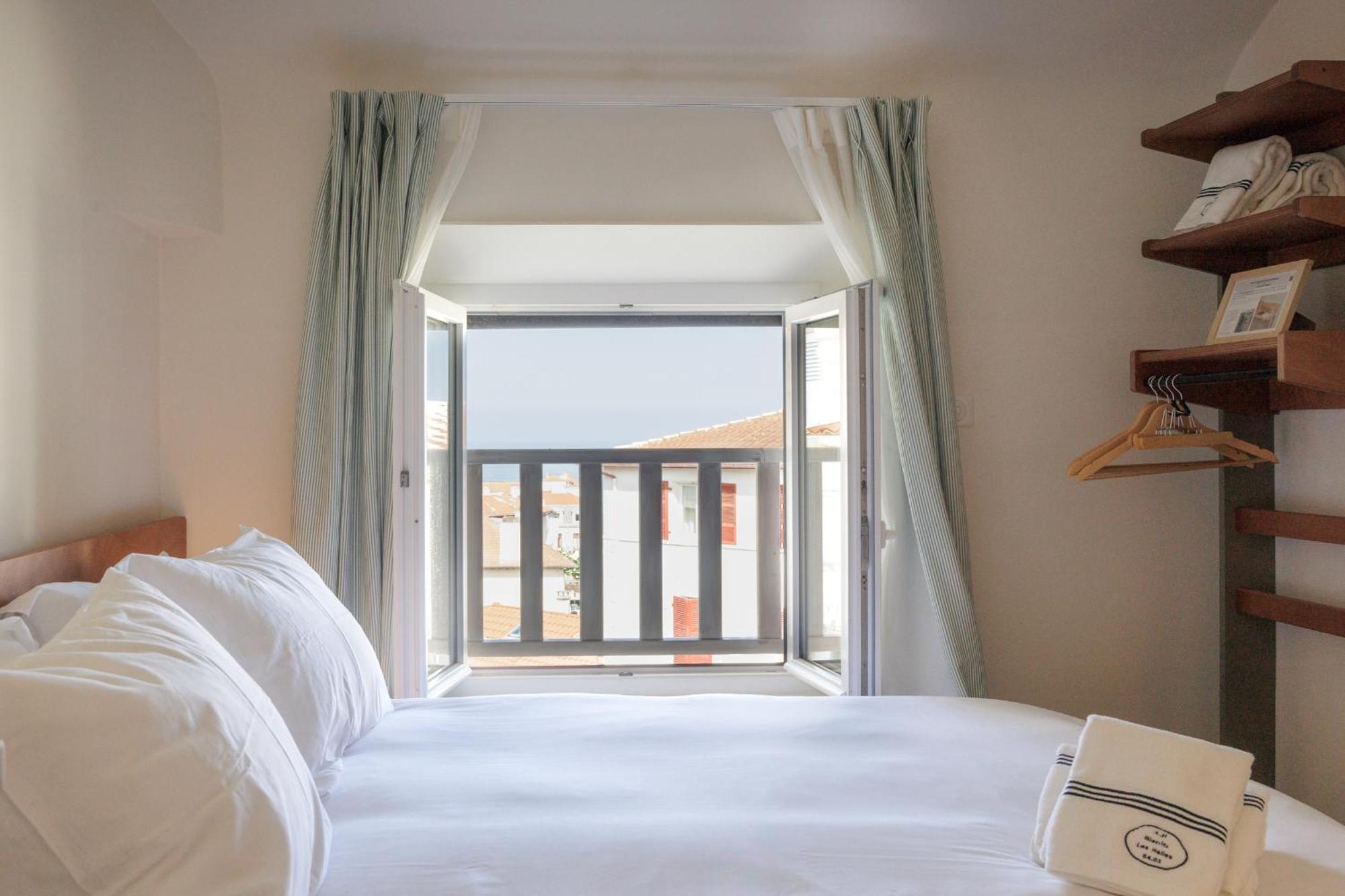 Alfred Hotels Les Halles Biarritz Bagian luar foto
