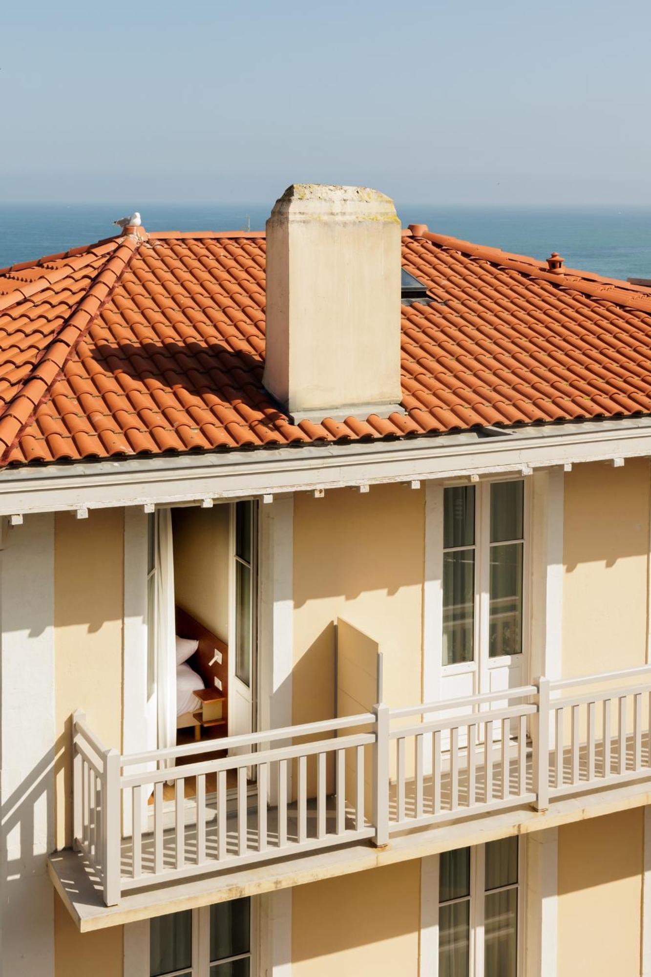 Alfred Hotels Les Halles Biarritz Bagian luar foto