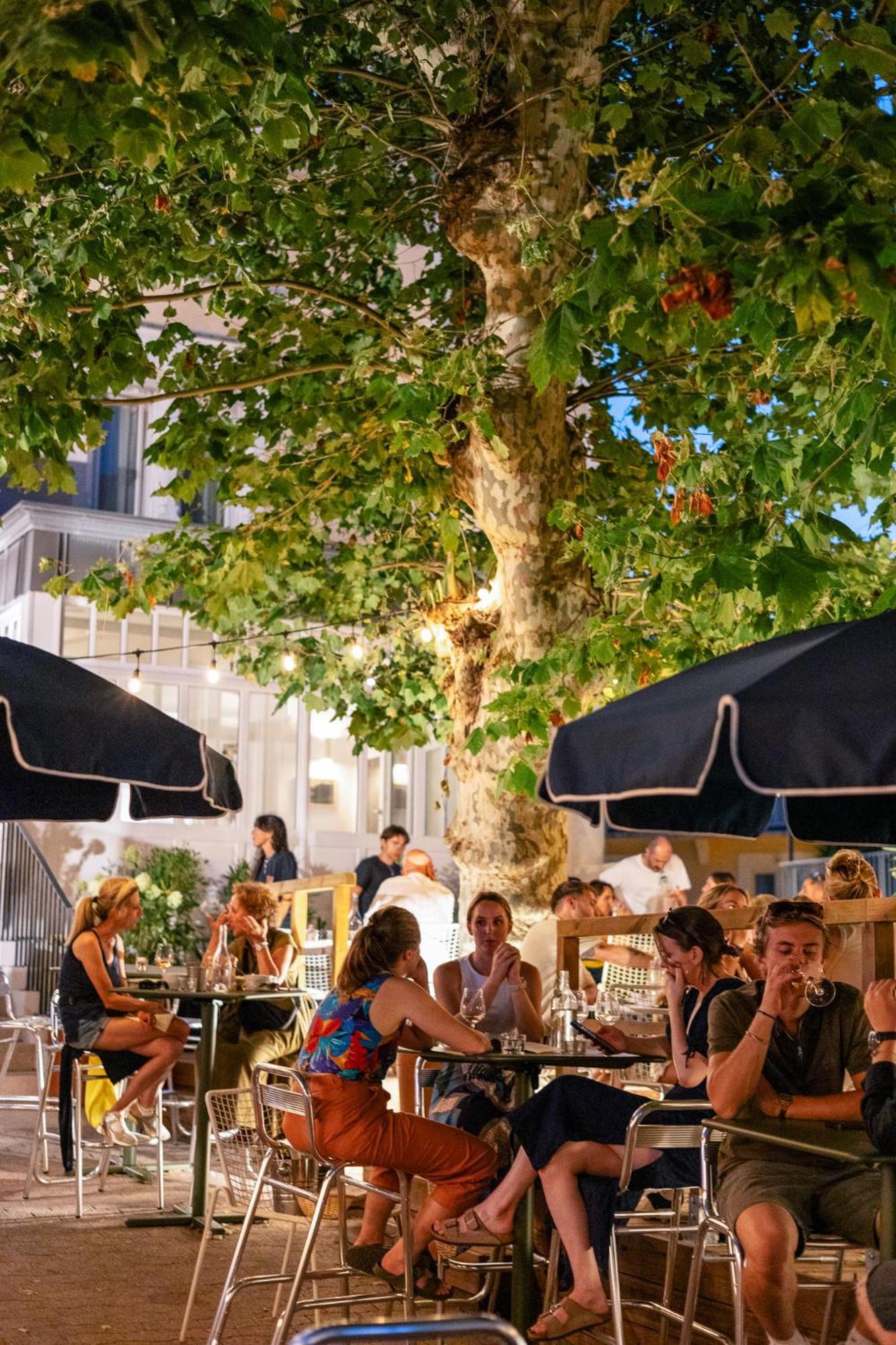 Alfred Hotels Les Halles Biarritz Bagian luar foto