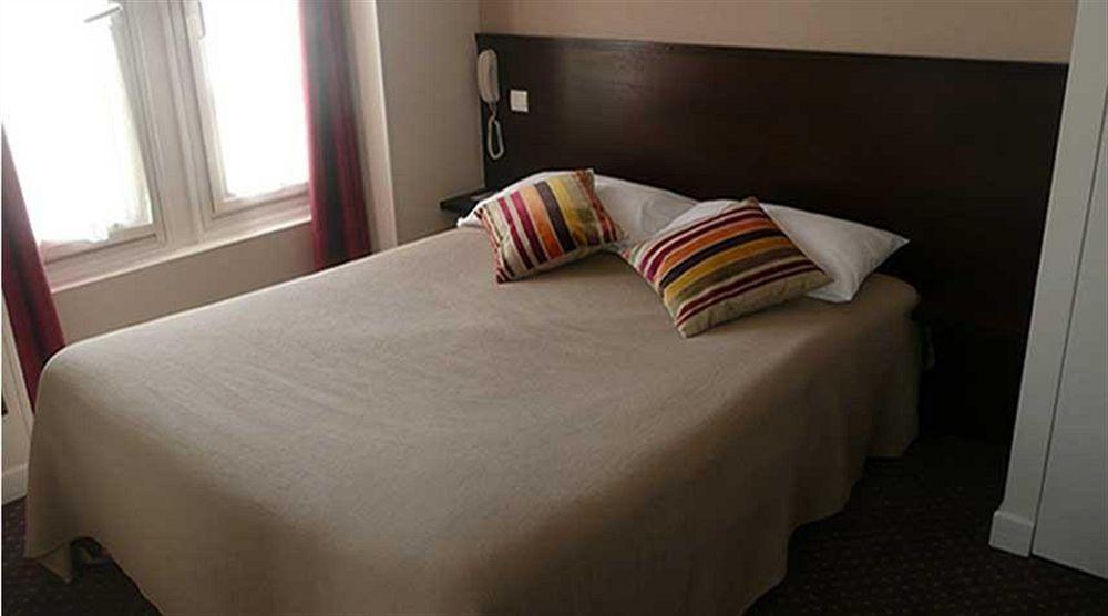 Alfred Hotels Les Halles Biarritz Bagian luar foto