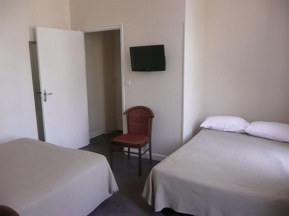 Alfred Hotels Les Halles Biarritz Bagian luar foto