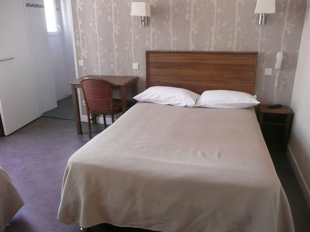 Alfred Hotels Les Halles Biarritz Bagian luar foto