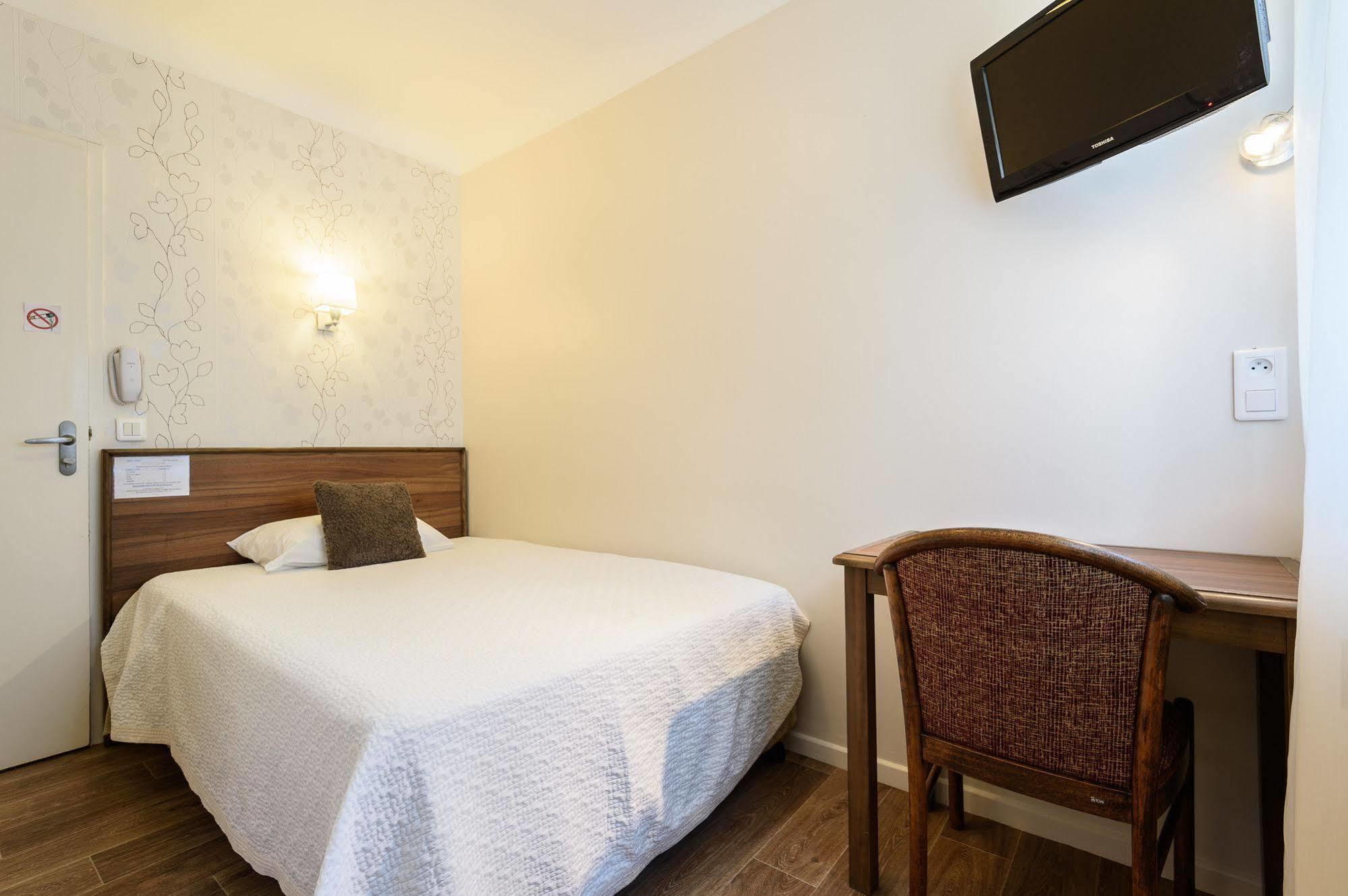 Alfred Hotels Les Halles Biarritz Bagian luar foto